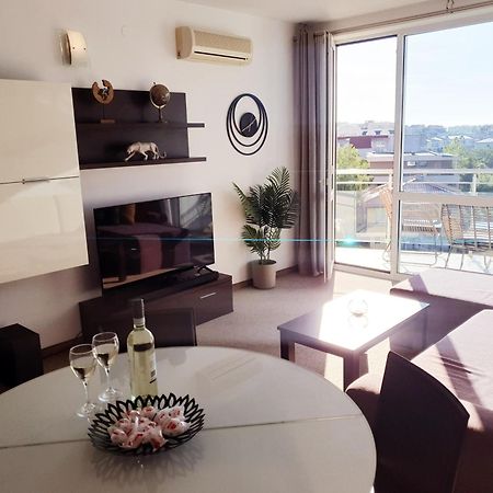 Elena'S Lux Aparthotel - Town & Sea View - Atlantis Spa Sarafovo Buitenkant foto