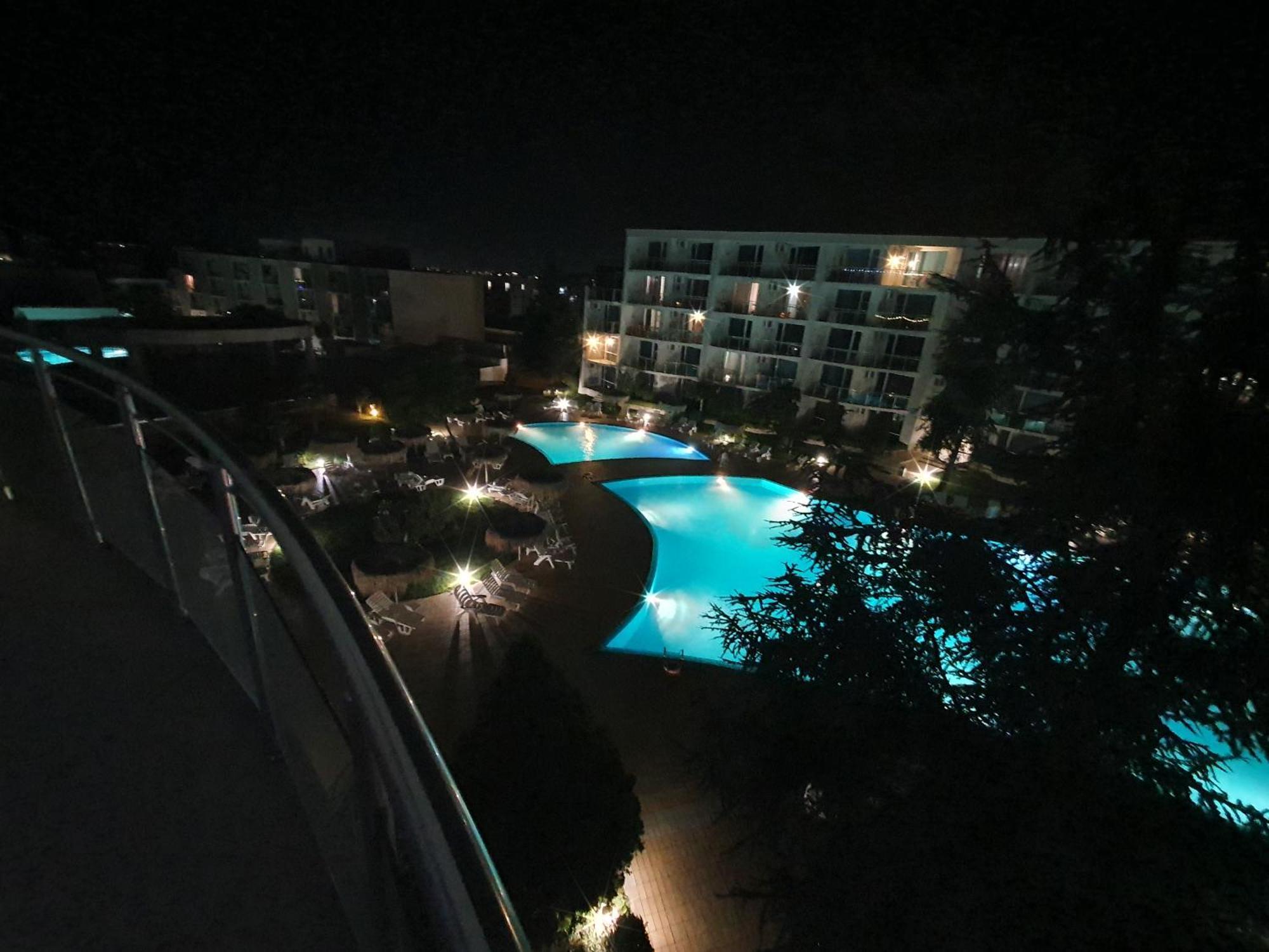 Elena'S Lux Aparthotel - Town & Sea View - Atlantis Spa Sarafovo Buitenkant foto