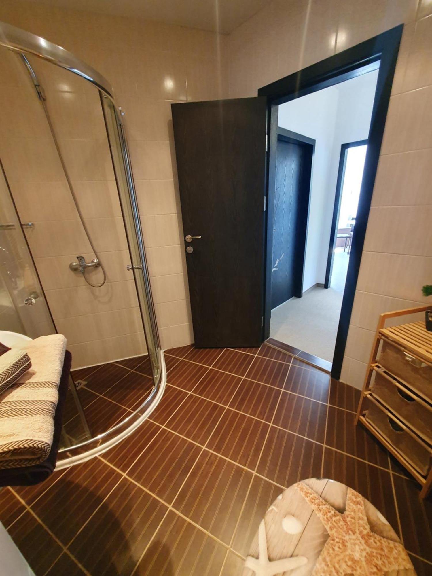 Elena'S Lux Aparthotel - Town & Sea View - Atlantis Spa Sarafovo Buitenkant foto