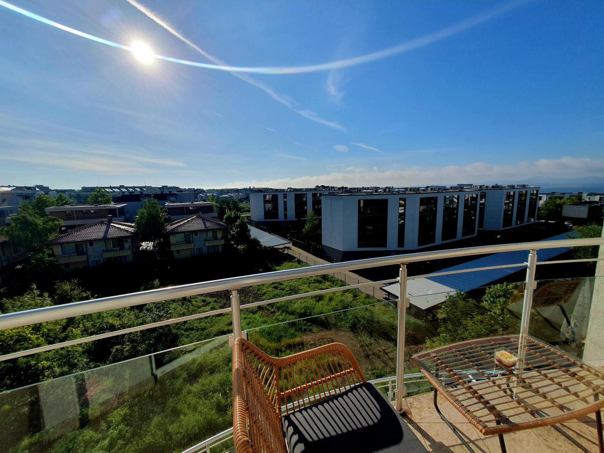 Elena'S Lux Aparthotel - Town & Sea View - Atlantis Spa Sarafovo Buitenkant foto